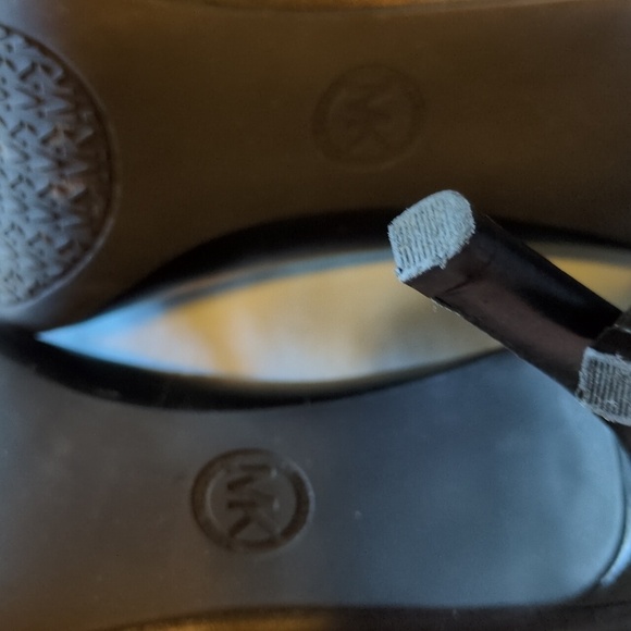 Michael Kors Dorothy Leather Heels Sleek Pointed Toe Rubber Outsole Black W US 5 - Picture 12 of 13